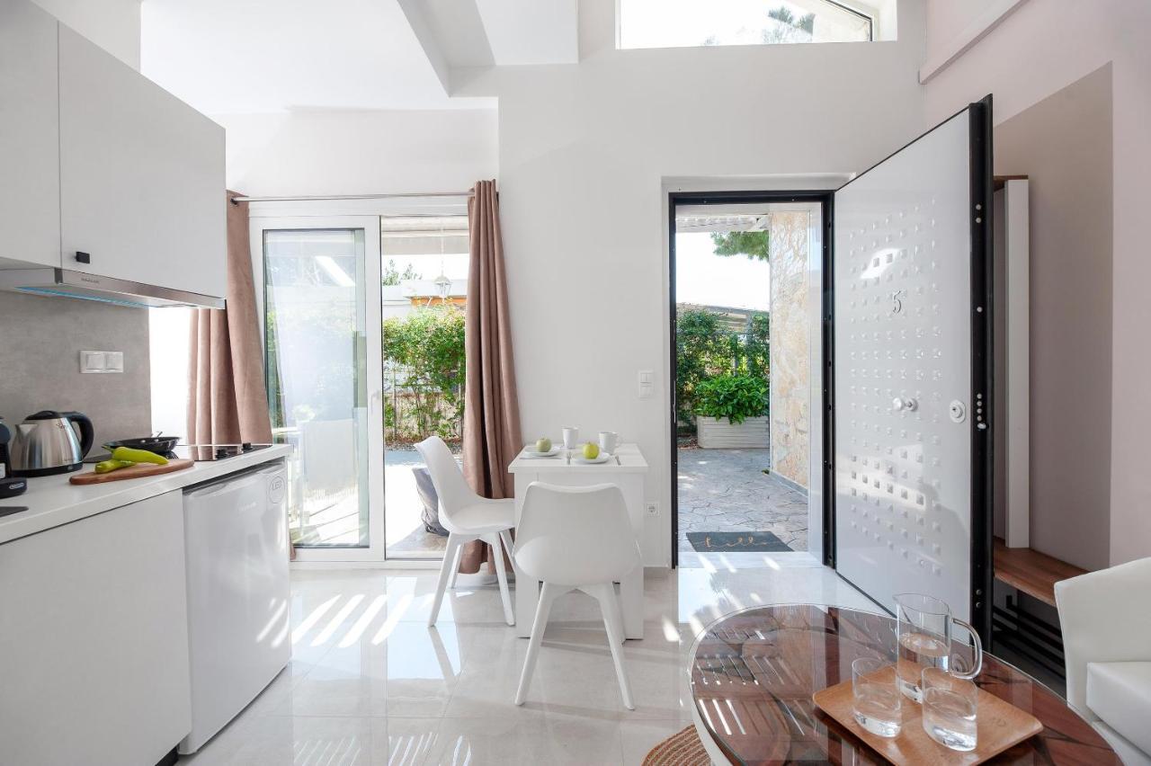 Alekos Luxury Suites Free 24H Transportation From - To Airport Artemida  Ngoại thất bức ảnh