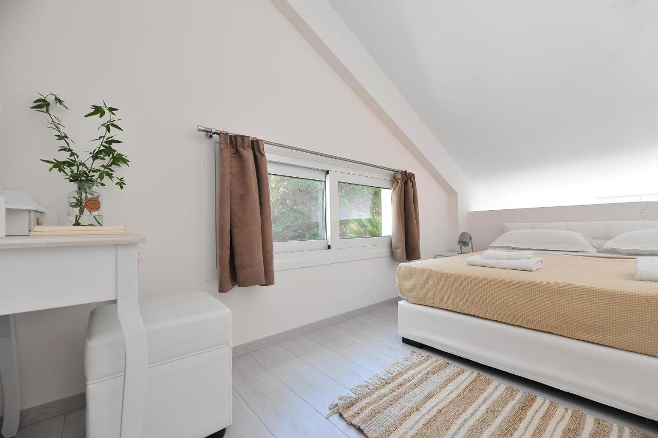 Alekos Luxury Suites Free 24H Transportation From - To Airport Artemida  Ngoại thất bức ảnh