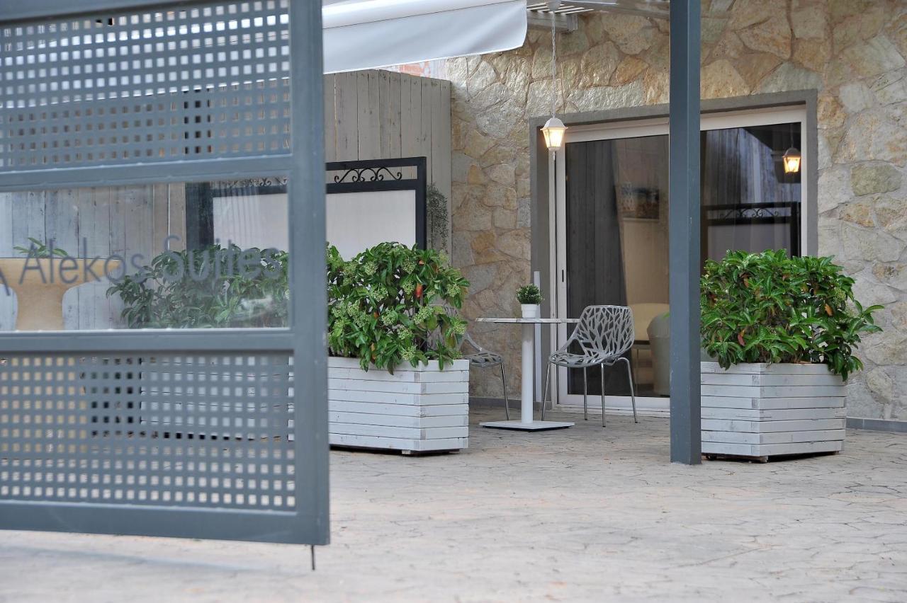 Alekos Luxury Suites Free 24H Transportation From - To Airport Artemida  Ngoại thất bức ảnh