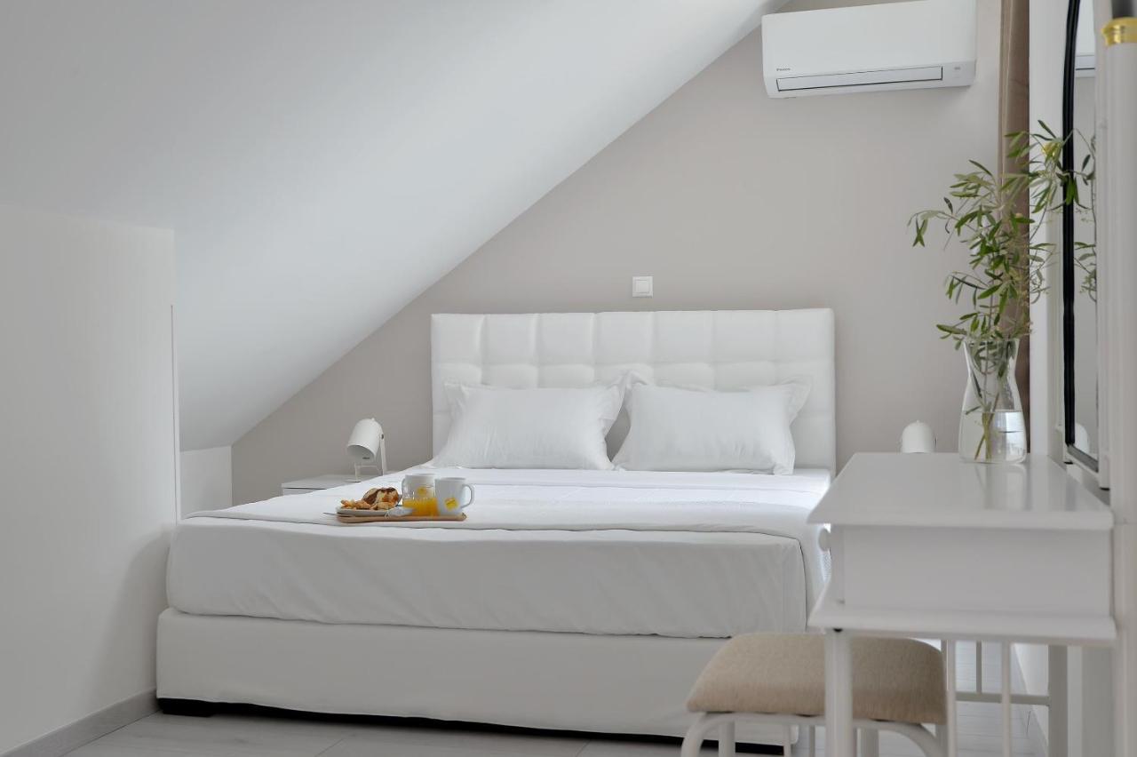 Alekos Luxury Suites Free 24H Transportation From - To Airport Artemida  Ngoại thất bức ảnh