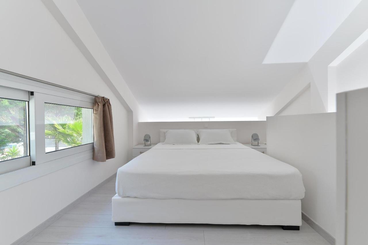 Alekos Luxury Suites Free 24H Transportation From - To Airport Artemida  Ngoại thất bức ảnh