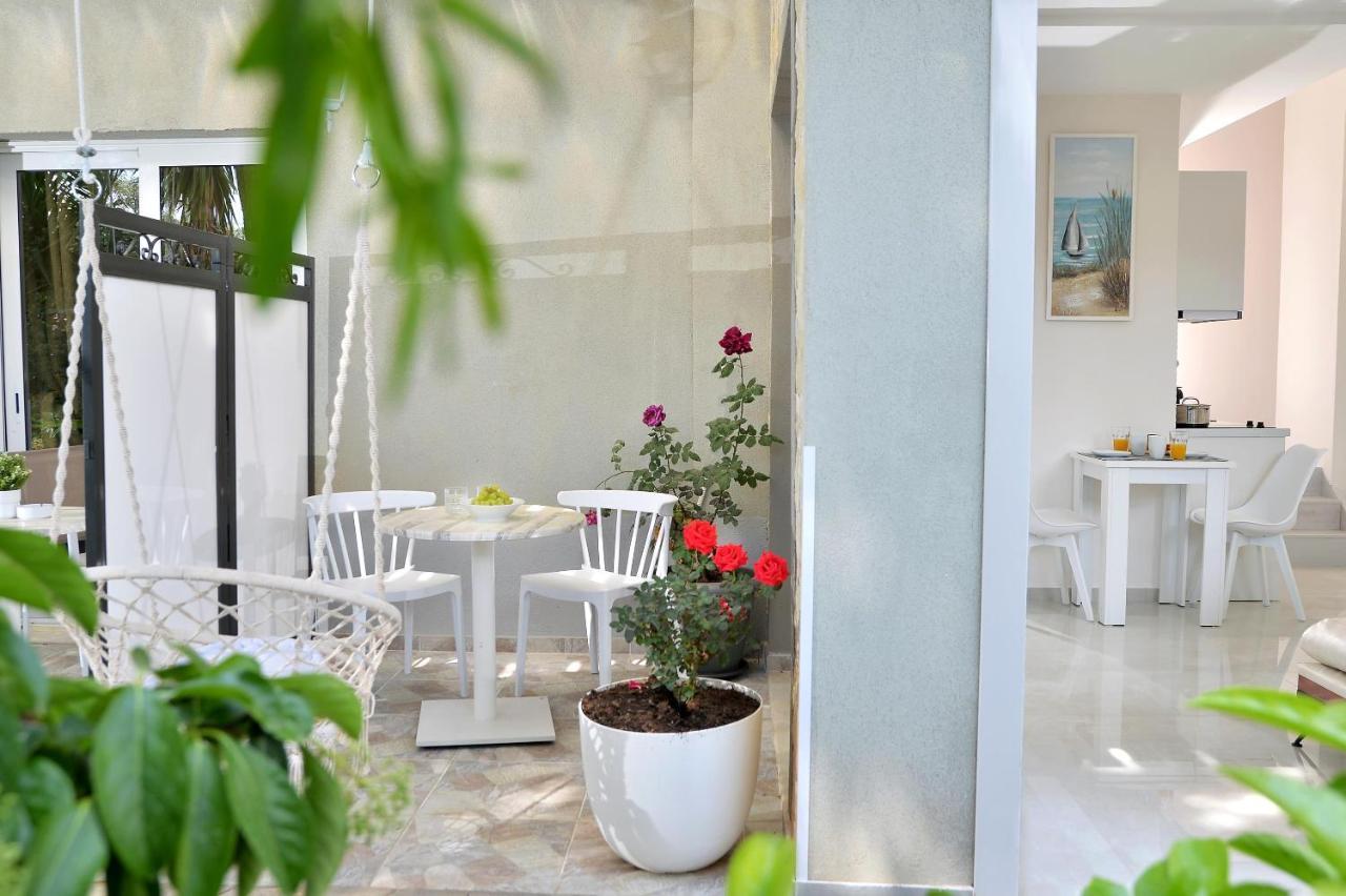 Alekos Luxury Suites Free 24H Transportation From - To Airport Artemida  Ngoại thất bức ảnh
